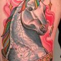 tatuaje Fantasy Unicornio Muslo por Sacred Tattoo Studio