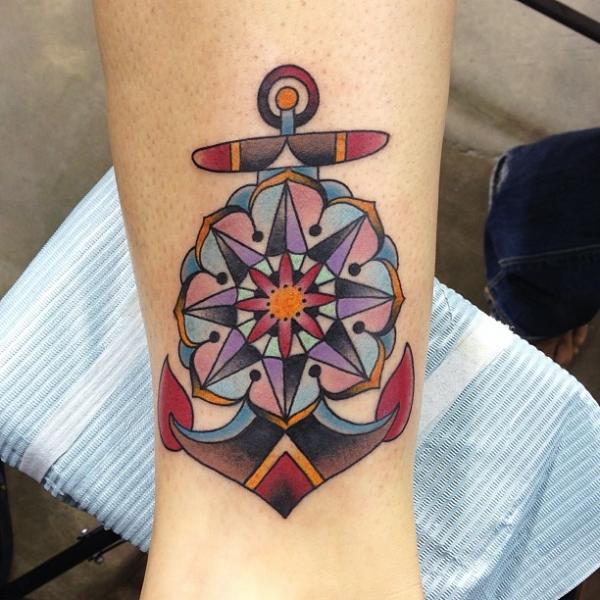 Tatouage Bras New School Fleur Ancre par Captured Tattoo