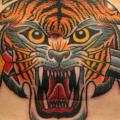 New School Tiger Bauch Dolch tattoo von Captured Tattoo