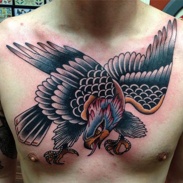 Tatuaje New School Pecho Águila por Captured Tattoo