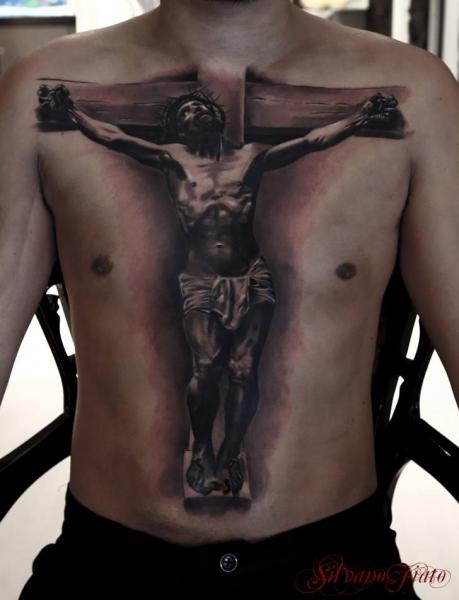 Tatuaje Pecho Religioso Vientre Cruz por Silvano Fiato