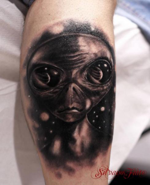 Fantasy Leg Alien Tattoo by Silvano Fiato