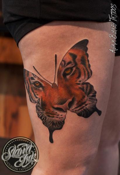 Tatuaje Mariposa Tigre Muslo por Slawit Ink