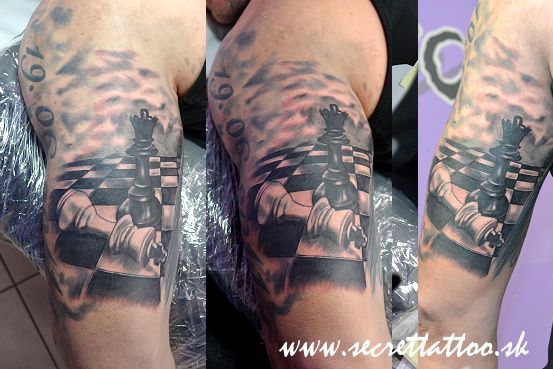 Arm Schach Tattoo von Secret Tattoo & Piercing