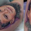 tatuaje Brazo Retrato Realista por Secret Tattoo & Piercing