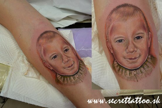 Arm Porträt Realistische Tattoo von Secret Tattoo & Piercing