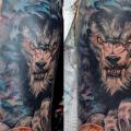 tatouage Épaule Loup par Secret Tattoo & Piercing