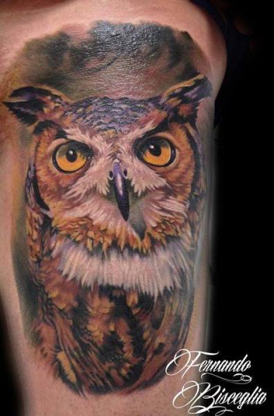 Tatouage Bras Réaliste Hibou par Forever Tattoo