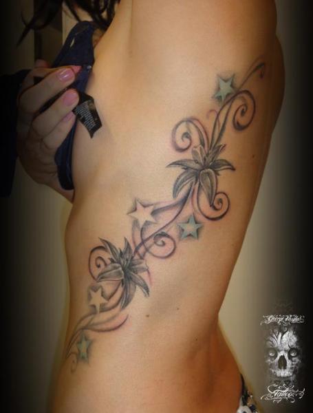 Tatuaje Flor Lado Hojas por 2nd Skin