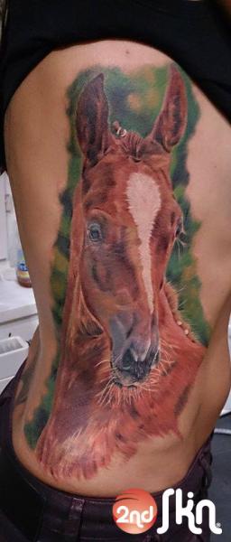 Realistische Seite Pferd Tattoo von 2nd Skin