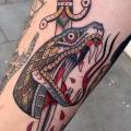 Arm Schlangen Old School Dolch tattoo von Cloak and Dagger Tattoo