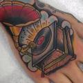 Hand Grammophon tattoo von Cloak and Dagger Tattoo