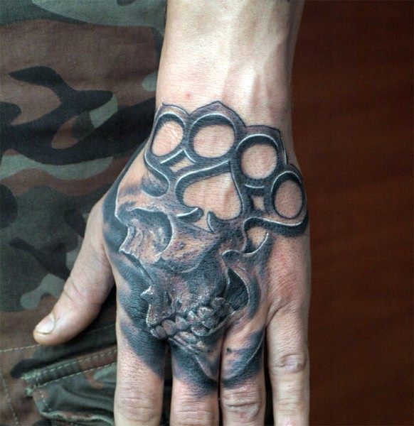 Tatuagem Caveira Mão por Aero & inkeaters
