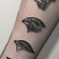 tatuaje Brazo Dotwork Pájaro por Marla Moon