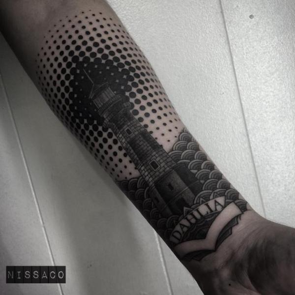 Tatuaggio Braccio Faro di Nissaco