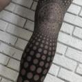 tatuaż Noga Dotwork Abstrakcja przez Nissaco