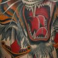tatuaje Old School Espalda Tigre Daga por California Electric Tattoo Parlour