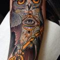 Arm New School Owl Key tattoo by Dalmiro Tattoo