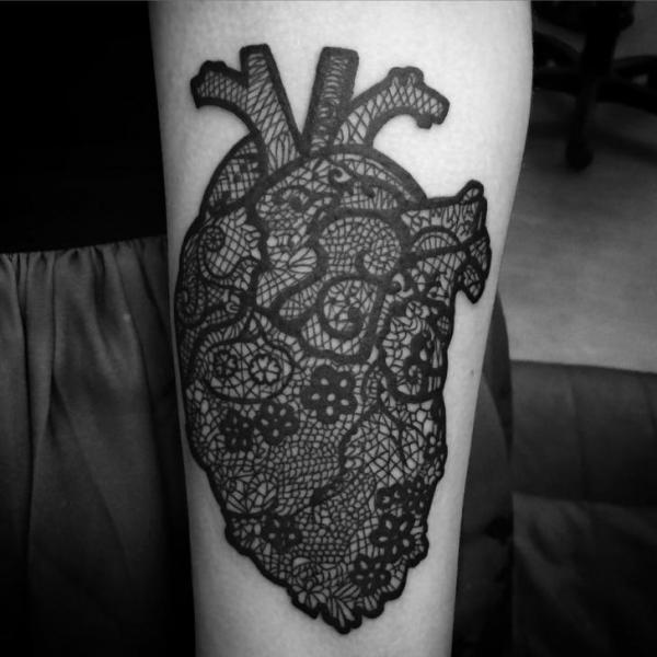 Tatuaje Brazo Corazon por Alex Heart