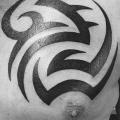 tatuaje Pecho Tribal por Alex Heart
