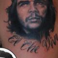 tatuaje Hombro Retrato Che Guevara por Tattoo Power