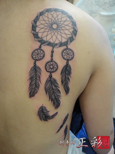 Tatuaje Espalda Atrapasueños por Wabori