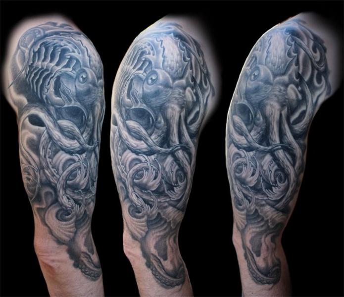 Tatuaggio Spalla Polpo di Freibeuter Tattoo