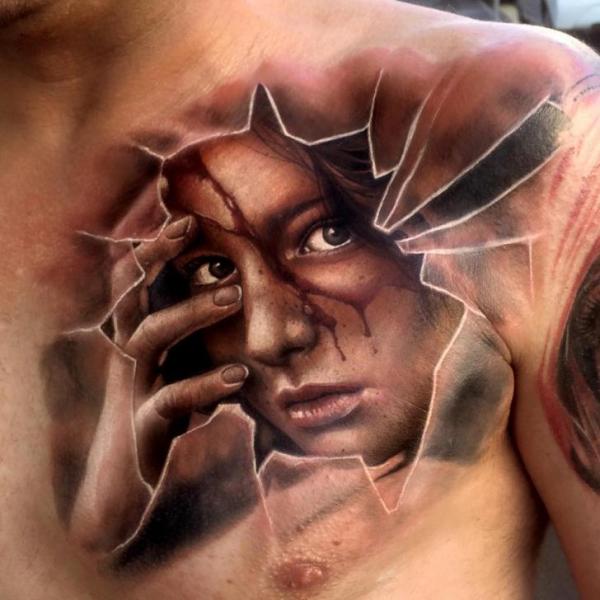 Tatouage Portrait Coffre Verre Femme par Sam Barber