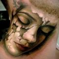 tatuagem Pescoço mulher por Sam Barber