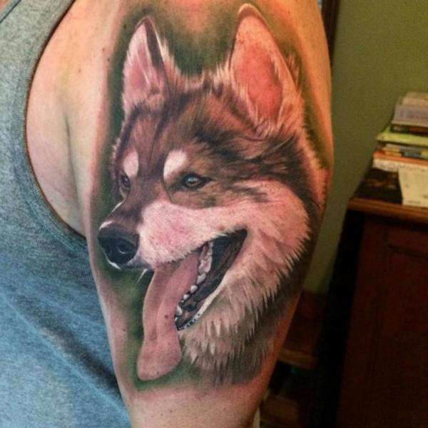 Tatuaje Hombro Realista Perro por Sam Barber