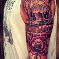 New School Blumen Totenkopf Rose Kerze tattoo von Solid Heart Tattoo