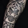 Arm Dotwork Abstrakt tattoo von Blessed Tattoo