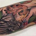 Arm New School Vogel tattoo von Blessed Tattoo