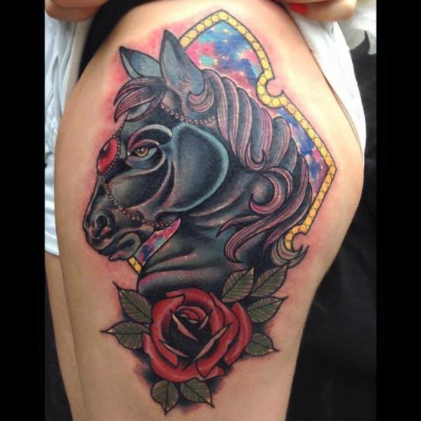 Tatuagem Cavalo Coxa por Fontecha Iron