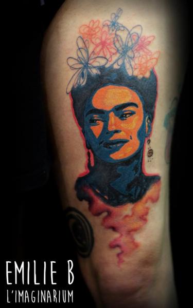 Tatuaje Retrato Muslo Frida Kahlo por Imaginarium Tatouage