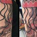 tatuaje Dotwork Medusa por NR Studio
