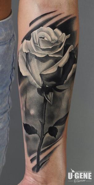 Arm Realistische Blumen Rose Tattoo von Voice of Ink