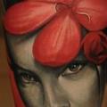Arm Blumen Frau tattoo von Voice of Ink
