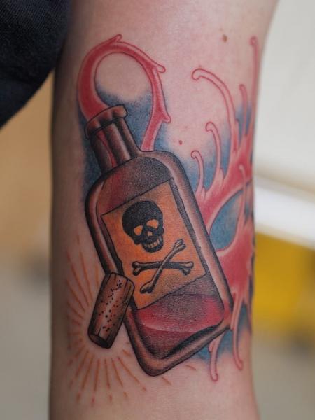 Tatuaje Brazo Envenenar por Art Faktors