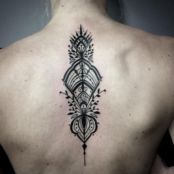 Tatuaje Espalda Decoración por Art Faktors