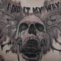 tatuaje Pecho Cráneo por Art Faktors