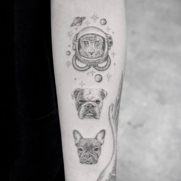 Arm Hund Dotwork Tattoo von Bang Bang