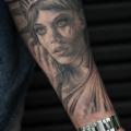 tatuaje Brazo Retrato Statue Liberty mujer por Bang Bang