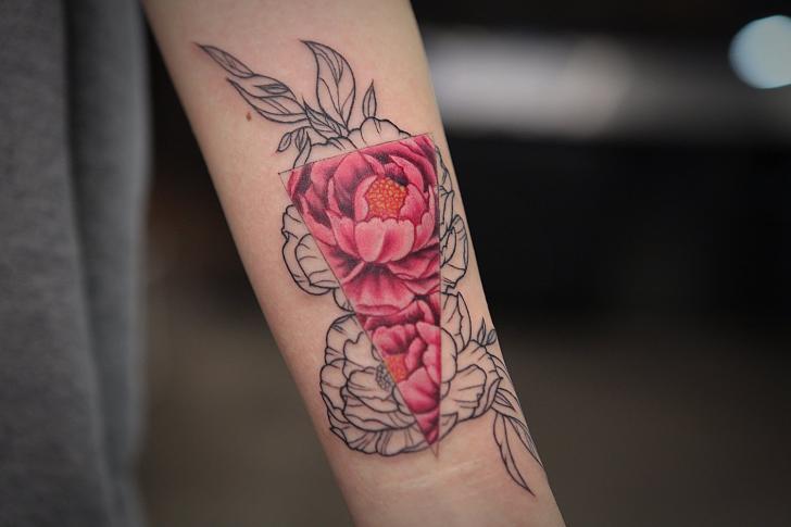 Arm Blumen Dreieck Tattoo von Bang Bang