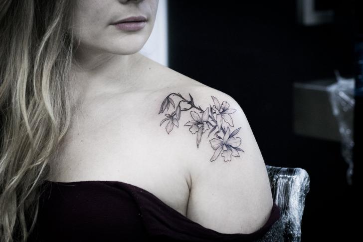 Shoulder Flower Tattoo by Bang Bang