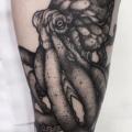 Arm Dotwork Oktopus tattoo von Logia Barcelona