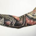 tatouage Bras Géométrique Sleeve par Logia Barcelona