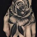 tatuaż Kwiat Dłoń Róża przez Logia Barcelona