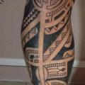 tatouage Veau Jambe Tribal Maori par Logia Barcelona