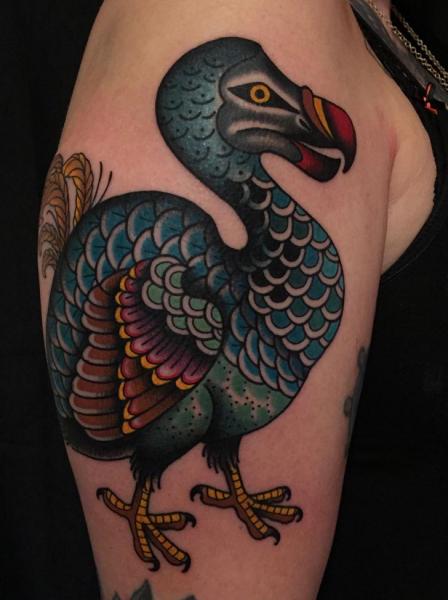 Tatuaggio Spalla Braccio Dodo di Kings Avenue Tattoo